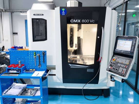 modern-dmgmori-cnc-machining-1-1.jpeg