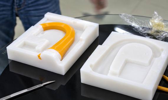 ecig-prototyping-vacuum-casting-02.jpeg