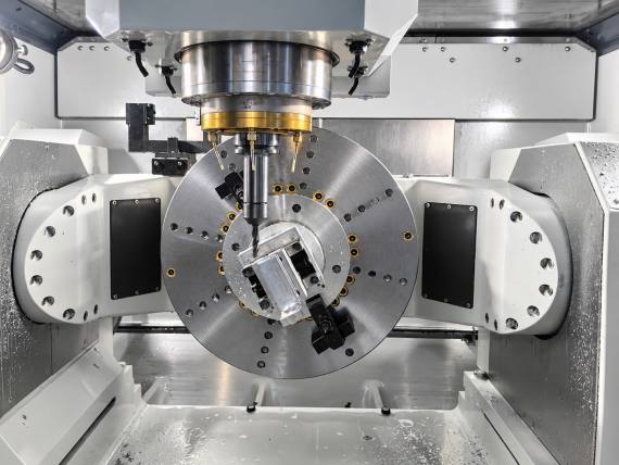 modern-dmgmori-cnc-machining-2.jpeg